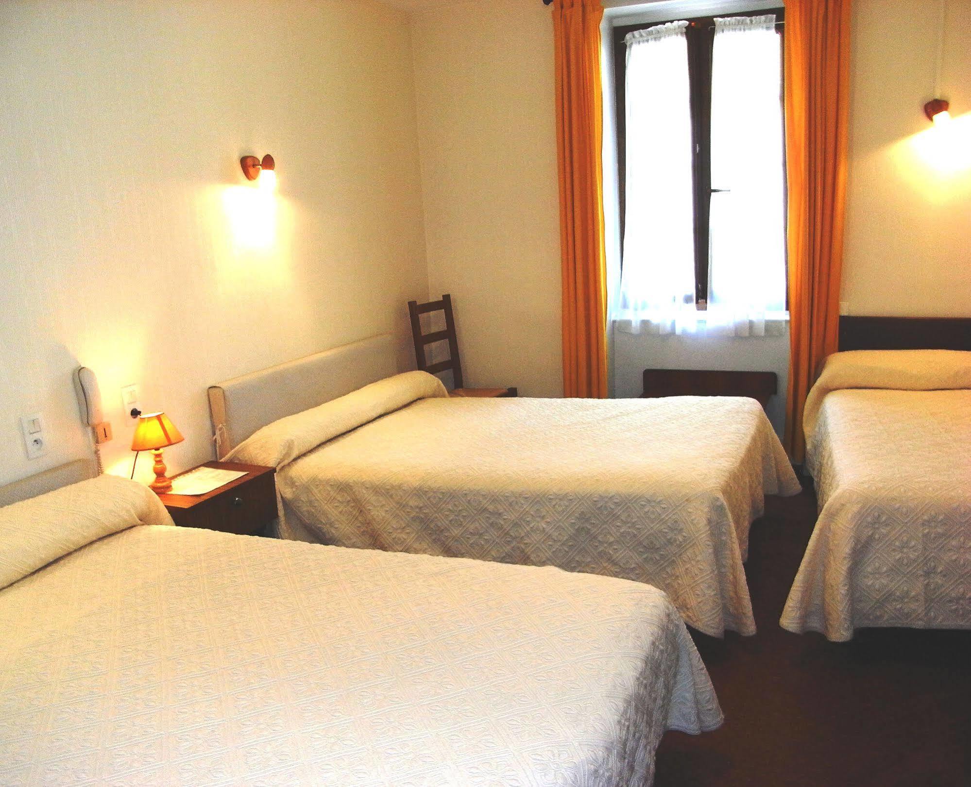 Hotel De Paris Poligny  Eksteriør billede