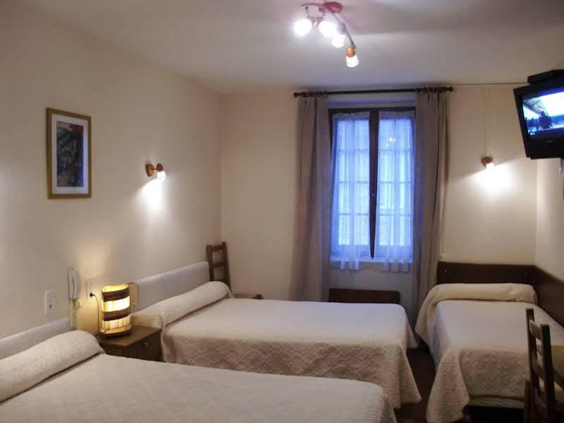 Hotel De Paris Poligny  Eksteriør billede